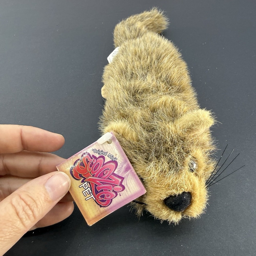 Original Mini Scoozie Pet Senario Toys Squirrel Baby Pine Marten 2000 No Sound